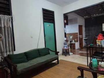 Rumah Terawat Dalam Komplek Cirendeu Dekat MRT
