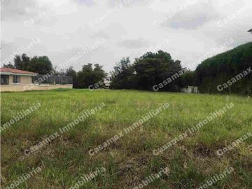 Venta de Terreno de 1,120 m² en Cumbayá-Lumbisi, ideal para 2 casas.