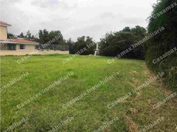 Venta de Terreno de 1,120 m² en Cumbayá-Lumbisi, ideal para 2 casas.