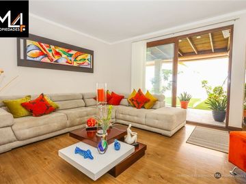 Casa en Venta en Condominio Los Montes