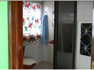 CASA EN VENTA CON VISTA AL LAGO 