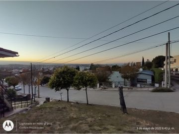 CASA EN VENTA / HERMOSA VISTA !!