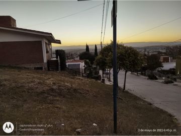 CASA EN VENTA / HERMOSA VISTA !!