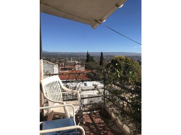 CASA EN VENTA / HERMOSA VISTA !!