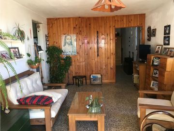 CASA EN VENTA / HERMOSA VISTA !!