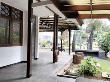 Rumah Asri Klasik Terawat Di Antapani Bandung Timur