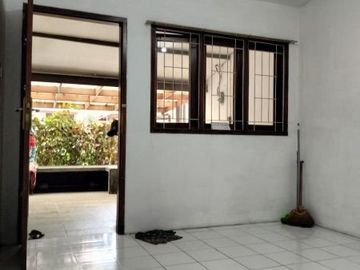 Rumah Asri Klasik Terawat Di Antapani Bandung Timur