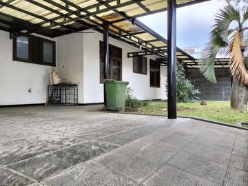 Rumah Asri Klasik Terawat Di Antapani Bandung Timur