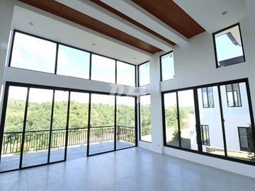 Modern House and Lot in Antipolo City near Sandoval Avenue PH964