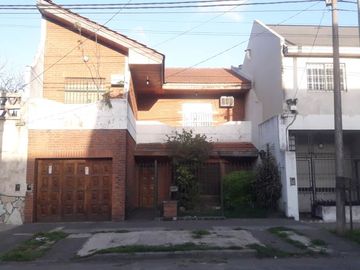 Casa en venta en Lanus Oeste