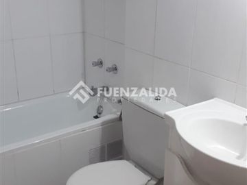 Casa Remodelada en Venta de 4 dormitorios en Las Condes