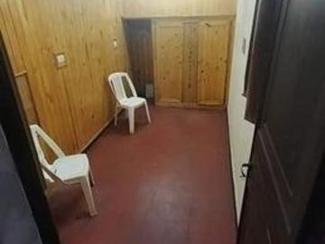 Casa de 2 plantas con garaje y terraza grande. Oportunidad