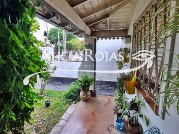 Lindo Chalet de 8.66x23 gge-Corrientes 3700-Malaver