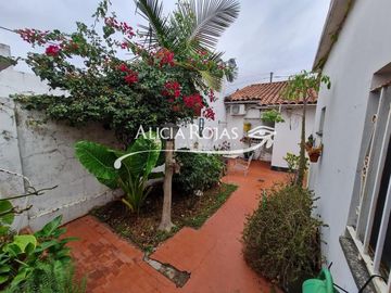 Lindo Chalet de 8.66x23 gge-Corrientes 3700-Malaver