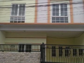Rumah Mulyosari Baru Hadap Utara Pln 2200w Row jalan 2 mobil