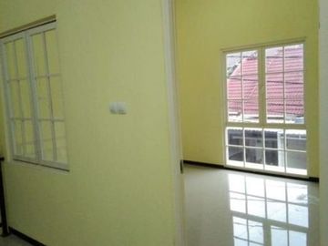 Rumah Mulyosari Baru Hadap Utara Pln 2200w Row jalan 2 mobil