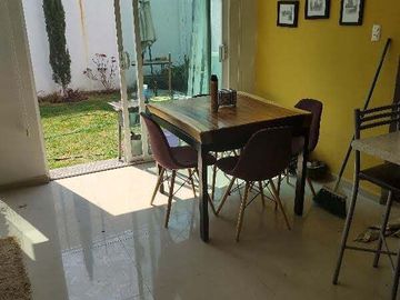 SE VENDE HERMOSA CASA