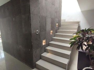 SE VENDE HERMOSA CASA