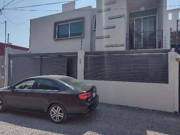 SE VENDE HERMOSA CASA