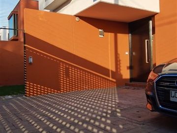Casa en venta de 3 dorm. en Huechuraba