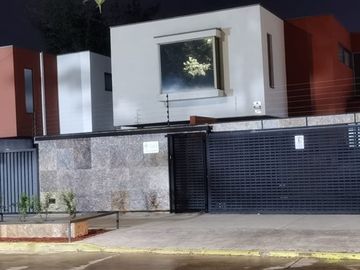 Casa en venta de 3 dorm. en Huechuraba
