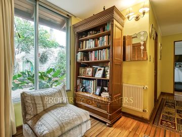 Venta de casa en La Reina – Luminosa y Acogedora Propiedad de un piso.