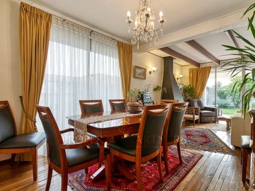 Venta de casa en La Reina – Luminosa y Acogedora Propiedad de un piso.