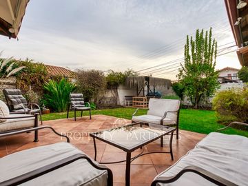 Venta de casa en La Reina – Luminosa y Acogedora Propiedad de un piso.