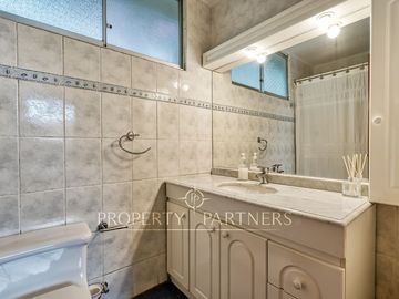 Venta de casa en La Reina – Luminosa y Acogedora Propiedad de un piso.