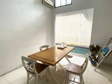 Disewakan Rumah di Cipinang Indah 1,ada swimming pool minimalis cozy