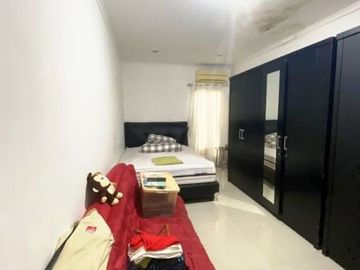 Disewakan Rumah di Cipinang Indah 1,ada swimming pool minimalis cozy