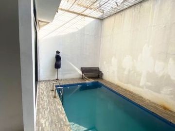 Disewakan Rumah di Cipinang Indah 1,ada swimming pool minimalis cozy