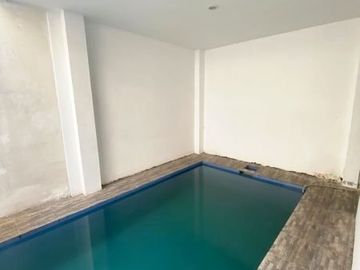 Disewakan Rumah di Cipinang Indah 1,ada swimming pool minimalis cozy