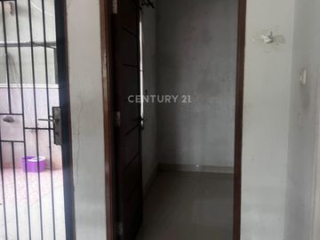 Disewakan Rumah Rapi Nyaman Dan Bagus Di Duta Bumi Bekasi