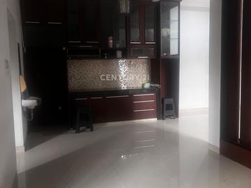 Disewakan Rumah Rapi Nyaman Dan Bagus Di Duta Bumi Bekasi