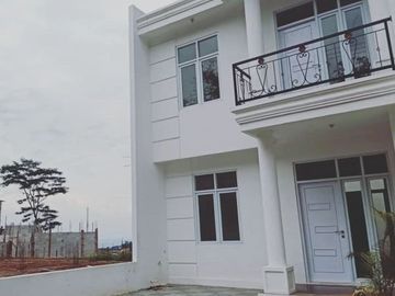 Rumah dijual konsep ala resort view kota bandung cantik di Cinunuk dkt Griya