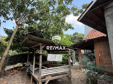 DIJUAL RUMAH HITUNG TANAH DEKAT KAMPUS UI