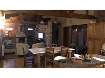 Chalet cuatro ambientes. El Cardenal 800. Mar del Plata. Venta.