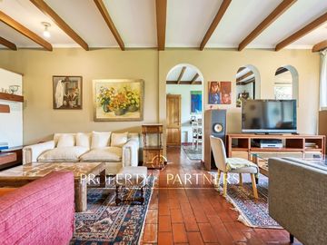 Casa con gran terreno en La Reina