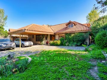 Casa con gran terreno en La Reina