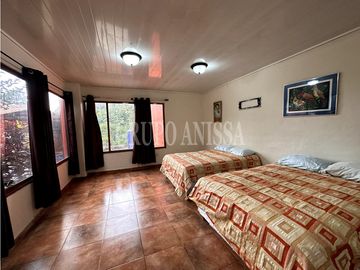 Oportunidad! Se Vende o Alquila Hermosa Casa en Altos del Maria