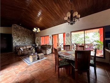 Oportunidad! Se Vende o Alquila Hermosa Casa en Altos del Maria