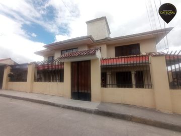 Casa de venta en Parque Miraflores – código:20099