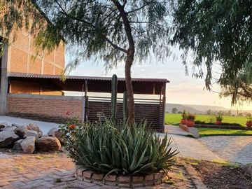Preciosa Finca en Venta con todos Implementos y Maquinaria