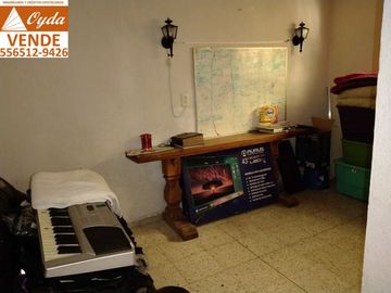 CASA EN VENTA DE UN NIVEL Y LOCAL COMERCIAL EN VILLA DE LAS FLORES