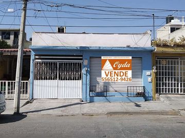 CASA EN VENTA DE UN NIVEL Y LOCAL COMERCIAL EN VILLA DE LAS FLORES