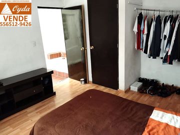CASA EN VENTA DE UN NIVEL Y LOCAL COMERCIAL EN VILLA DE LAS FLORES