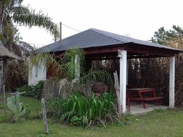 Tres bungalows y dos monoambientes
