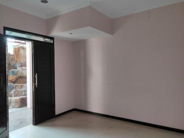 dijual rumah 2 lantai minimalisbagus cantik Batununggal Bandung dekat tol