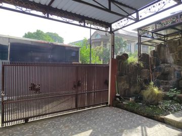 dijual rumah 2 lantai minimalisbagus cantik Batununggal Bandung dekat tol